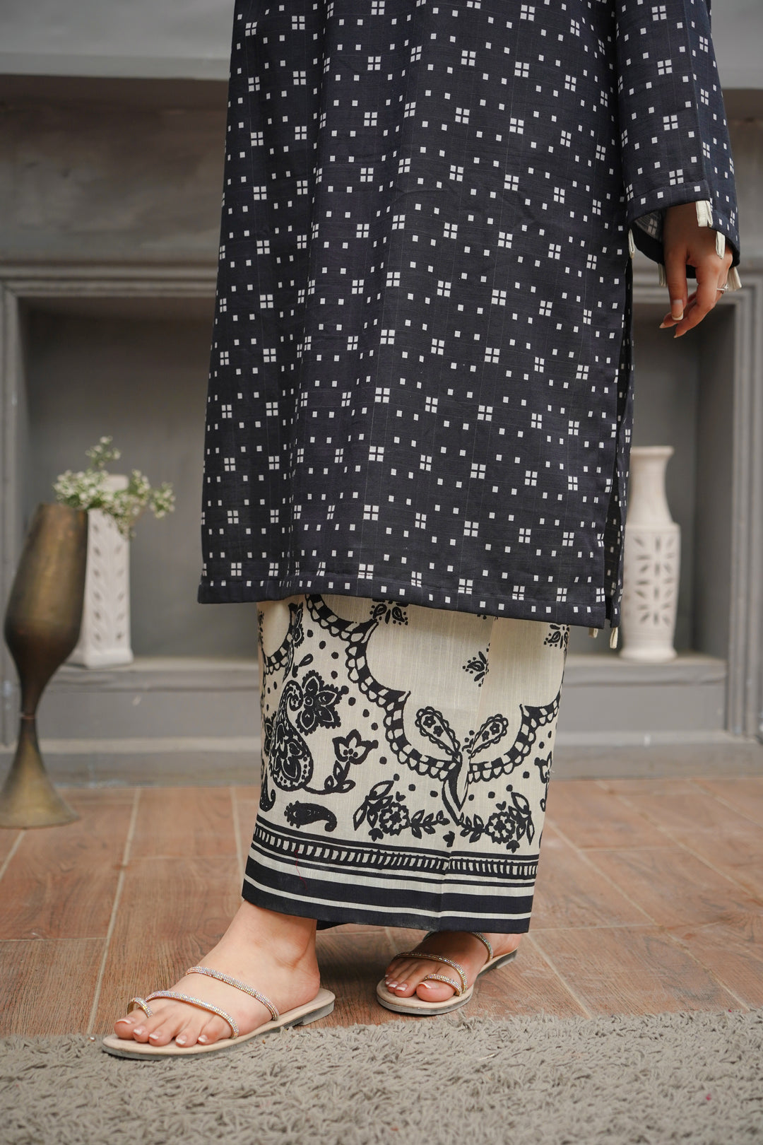 2PC BLACK & CREAM KHADDAR - 07