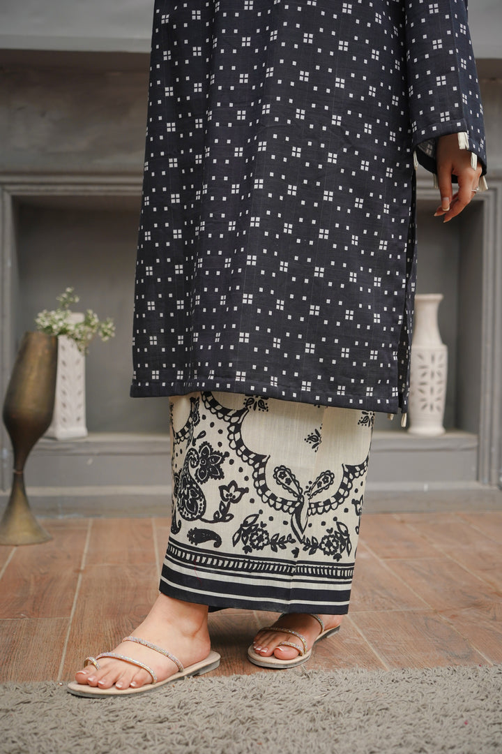 2PC BLACK & CREAM KHADDAR - 07